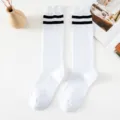 Calzini bianchi da donna con doppie strisce nere, stile JK giapponese in cotone morbido. - Taglia unica / Bianco