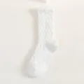 Calzini bianchi da donna stile JK lolita con volant e lavorazione a maglia ondulata. - Taglia unica / Calze Metà Polpaccio Pizzo Onda (No.1) / Bianco