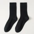 Black crew socks, breathable mesh cotton, solid color men's casual business socks - One Size / Black