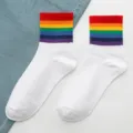 Calzini al polpaccio da donna bianchi con righe arcobaleno moda cotone comodi - Taglia unica / Bianco con bordo rosso
