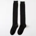 Calze alte lunghe nere tinta unita, classiche calze in cotone lavorato a maglia per uso quotidiano. - Taglia unica / Nero