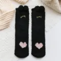 Calze invernali peluche nere da donna con orecchie di gatto e motivo a cuore rosa. - Taglia unica / Nero