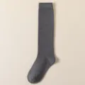 Calze al ginocchio grigio scuro classiche da donna, comode per l'uso quotidiano e resistenti. - Taglia unica / Grigio scuro