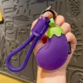 Kreativer Leder Aubergine Schlüsselanhänger niedlicher Gemüse Taschenanhänger mit Riemen - Leder-Gemüse-Serie - Lila Auberginen