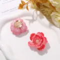 Ροζ λουλούδια DIY charms, ρητίνη φλοράλ μενταγιόν για χειροποίητα σκουλαρίκια αξεσουάρ. - Στυλ Ματ Μαργαριτάρι / Κόκκινο