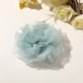 Variante molletta per capelli spilla rosa in chiffon verde menta, elegante decorazione floreale. - Verde menta