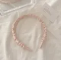 Süßes rosa Satin Plissee Haarband für Damen, stilvolles schattiges Haaraccessoire für Alltag. - Rosa
