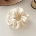Elastico per capelli in finta seta bianca da donna, fascia in raso elegante per chignon. - Bianco avorio