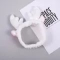 Cinta de pelo de peluche con cuernos de ciervo para maquillaje, diadema blanca suave. - Blanco