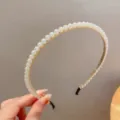 Cerchietto elegante con perle bianche per donna, accessorio per capelli minimalista chic. - Stile K