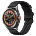 Smartwatch con cinturino in silicone nero traspirante, cassa in metallo e design sportivo. - Nero