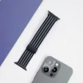 Cinturino in nylon intrecciato compatibile con Apple Watch con fibbia magnetica e righe nere e grigie. - Per Apple Watch Series 1-9/SE (42/44/45/49 mm), S10/S11 (46 mm) / Nero