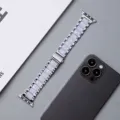 Cinturino di ricambio in metallo e resina con chiusura pieghevole per Apple Watch. - 22mm / Argento (bianco)
