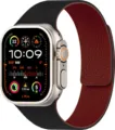 Correa de reloj de silicona magnética con diseño de litchi compatible con Apple Watch Ultra - Negro + Rojo