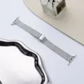 Edelstahl Mesh Uhrenarmband kompatibel mit Apple Watch, silbernes Metallarmband mit Faltschließe. - Für Apple Watch Serie 1-9/SE: 38/40/41 mm & Serie 10/11 (42 mm) / Silber
