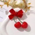 Rode fluwelen kers strik haarspeld, schattige winter haaraccessoire voor vrouwen meisjes. - Rode strass / Rood