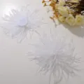 Vista detallada de accesorio para el cabello de flor de pluma de avestruz blanca, DIY. - Blanco