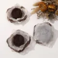 Primer plano de accesorios de bricolaje de tela rosa quemada vintage con ribete de malla fina. - Café