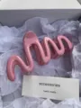Molla per capelli rosa ondulata da donna, graziosa pinza per acconciatura elegante. - Rosso rosa
