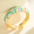 Boheemse kleurrijke geëmailleerde ring, verstelbare goudkleurige band met mint roze motief. - Roze Mintgroen Wit Geometrisch
