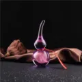 Vue détaillée d'ornement de gourde en cristal violet, beau décor maison pour la chance. - 9.5cm de Haut / Violet