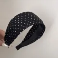 Cerchietto largo a pois neri e bianchi da donna, elegante accessorio per capelli. - Cerchietto a Pois Piccoli / Nero