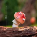 Figura miniatura de seta de resina para decoración de jardín de musgo DIY maceta. - Pequeño hongo con cabeza inclinada / No.3 Rojo