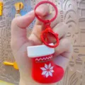Niedlicher Weihnachtssocke Schlüsselanhänger in Rot und Weiß, perfekte Tasche Dekoration. - Leuchtende Weihnachtssocke - Stern