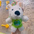 Portachiavi cane in peluche bianca con vestito da rana verde, morbido ciondolo per zaino. - Cucciolo di Westie in peluche - Verde (Versione grande)