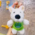 Simpatico portachiavi in peluche con cagnolino arruffato in abito da rana verde, bambola morbida. - Verde