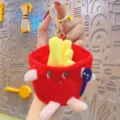 Llavero de peluche de patatas fritas lindo, colgante de bolso creativo y accesorio de muñeca regalo. - Papas fritas