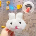 Witte pluche konijnen broche, schattige gevulde dierenspeld voor rugzak en kleding decoratie. - Witte Dierenbroche - Wit Konijn