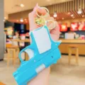 Portachiavi mini pistola giocattolo blu e bianca ciondolo di decompressione con anello. - Blu