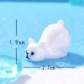 Simpatica statuetta di animale bianco in miniatura per paesaggio muschio decoro neve. - Orso Polare Pigro
