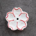 Quemador de incienso de flor de cerezo de cerámica blanco y rojo para decoración de hogar - Blanco Borde Rojo