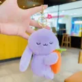 Schattig paars konijn pluche speelgoed sleutelhanger met wortel, zachte tasbedel. - Paars