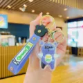Cartoon beer sleutelhanger, trendy paarse riem autosleutel ring, schattige tas hanger cadeau. - Acryl Band Beer - Lichtpaars