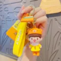 Schattige tekenfilm poppen sleutelhanger met gele riem hanger tas charm auto sleutelring - Beer / Geel