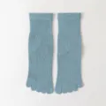 Blue five-toe crew socks, retro style yoga and fitness socks for women and men, comfortable daily wear. - One Size / Light Green
