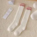 Kuschelige weiße Korallenfleece Wadenstrümpfe mit rosa Streifen für warme Winter. - Einheitsgröße / 09 Weiß