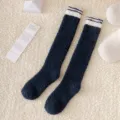 Flauschige Korallenfleece Langsocken für Damen Winter kuschelige Schlafsocken Marineblau - Einheitsgröße / Marineblau