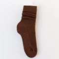 Calze da donna marroni in tinta unita a coste, calzini medi casual autunno inverno moda. - Taglia unica / Caffè