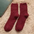 Cozy winter fleece fuzzy socks for men and women, thick warm coral velvet floor socks. - One Size / Burgundy