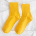 Calzini medi donna gialli, calze in cotone a coste tinta unita per uso quotidiano, comoda vestibilità. - Curcuma