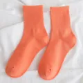 Calzini medi da donna in cotone arancione tinta unita, comodi per uso quotidiano in autunno inverno. - Rosso anguria