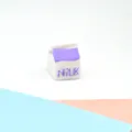 Mini dije de caja de leche de resina, bonito cabochon 3D para funda DIY e imán de nevera - Caja de leche morada