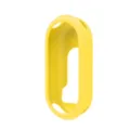 Detaillierte Ansicht der gelben Silikon-Schutzhülle, weiches und flexibles Zubehör. - Xiaomi Smart Band 8 Silikonhülle / Vitalitätsgelb