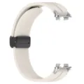 Dettaglio cinturino di ricambio in silicone, con chiusura pieghevole sicura e connettore. - Connettore Argentato + Cinturino (12MM) / Luce Stellare