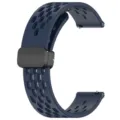 Donkerblauwe siliconen horlogeband detail, ademend geperforeerd ontwerp met magnetische vouwsluiting. - Nachtblauw