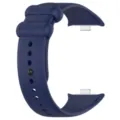 Σκουρό μπλε λουράκι σιλικόνης smart watch λεπτομέρεια με μεταλλικούς συνδέσμους και αγκράφα. - Μπλε του Μεσονυκτίου